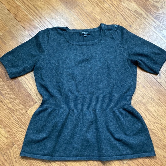 Top - Picture 2 of 4